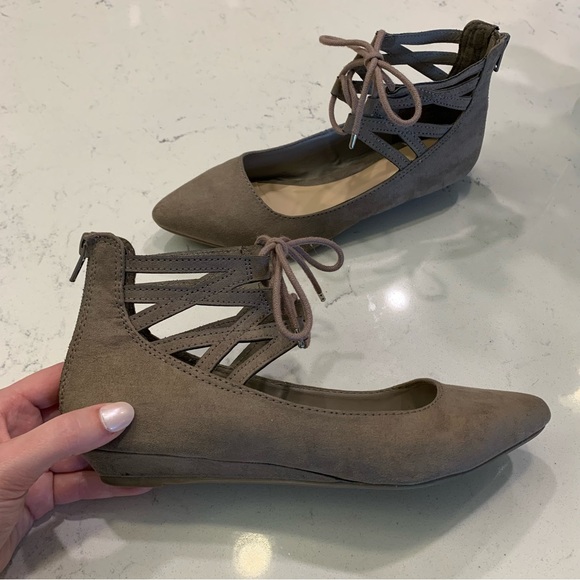 Women’s Tie Flats - Picture 3 of 8